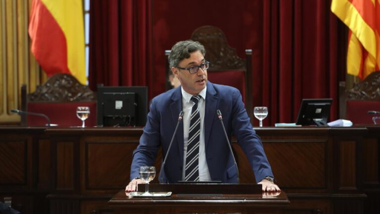 Costa sitúa a Vox como interlocutor preferente en la negociación del techo de gasto