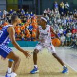 Jugadores del Fibwi en un partido de baloncesto en Fuenlabrada
