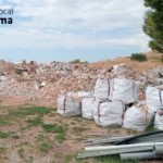 Vertedero ilegal con escombros y residuos en Son Reus