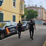 Policía Nacional en la calle durante una investigación de robo