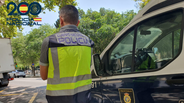 Detenidos cuatro albañiles por falsificar sus identidades para conseguir contratos de trabajo
