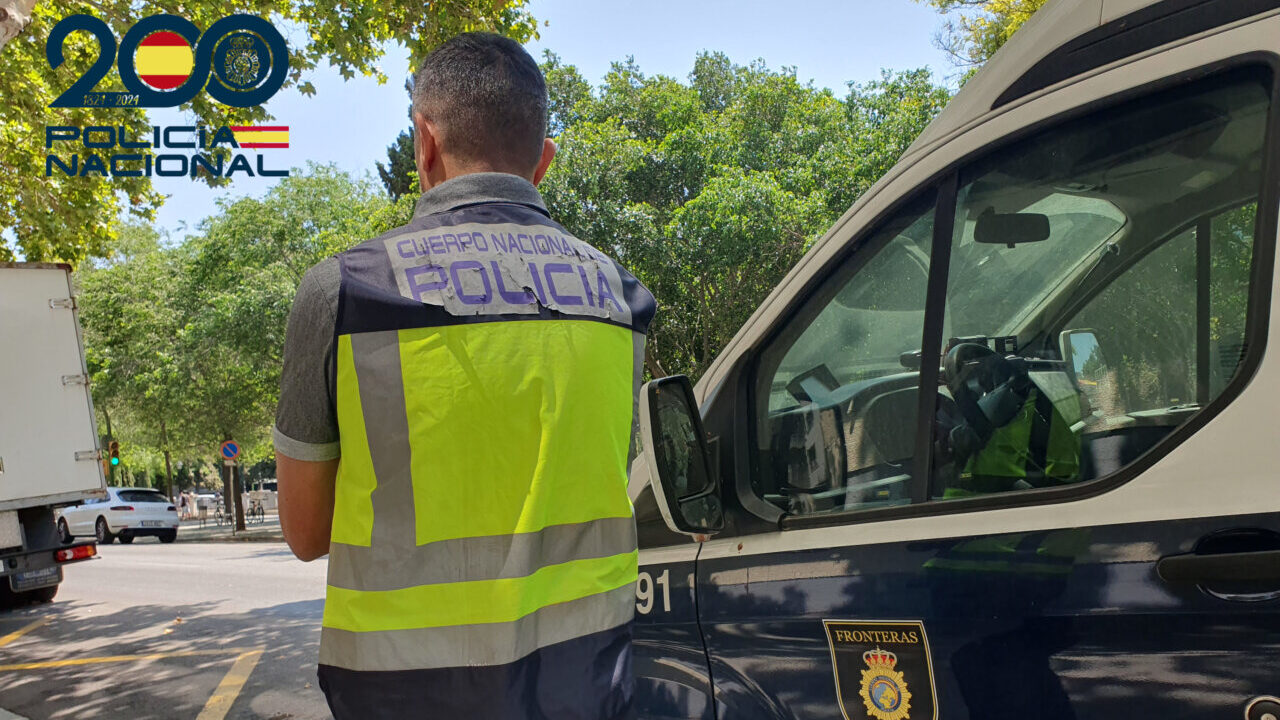 Detenidos cuatro albañiles por falsificar sus identidades para conseguir contratos de trabajo