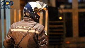 Policía Nacional en acción durante la detención de sospechosos de robos.