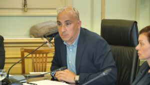 Ismael Alonso durante una reunión en el SOIB