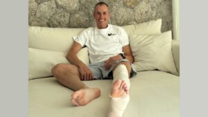 Enric Mas, operado de varices en la pierna izquierda