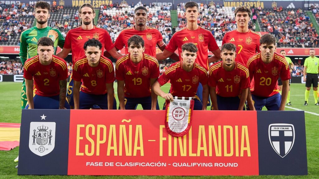 Jugadores de la selección sub-21 de España en un partido contra Finlandia