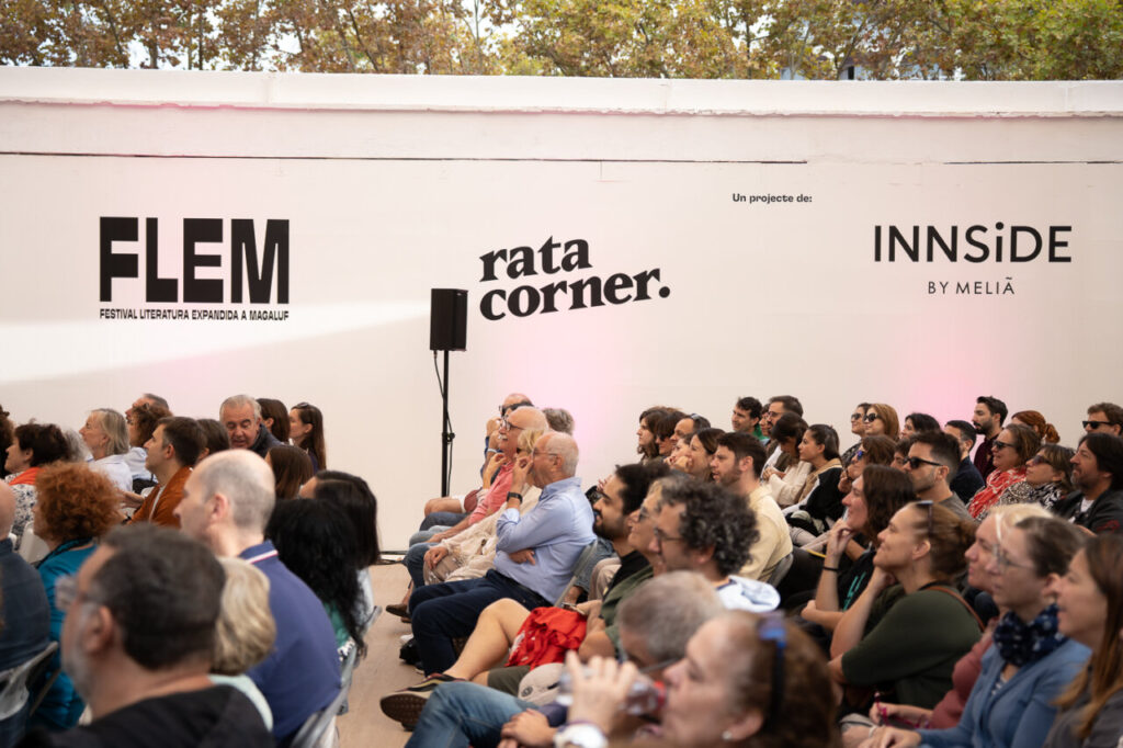 Asistentes disfrutando del festival FLEM en Magaluf.