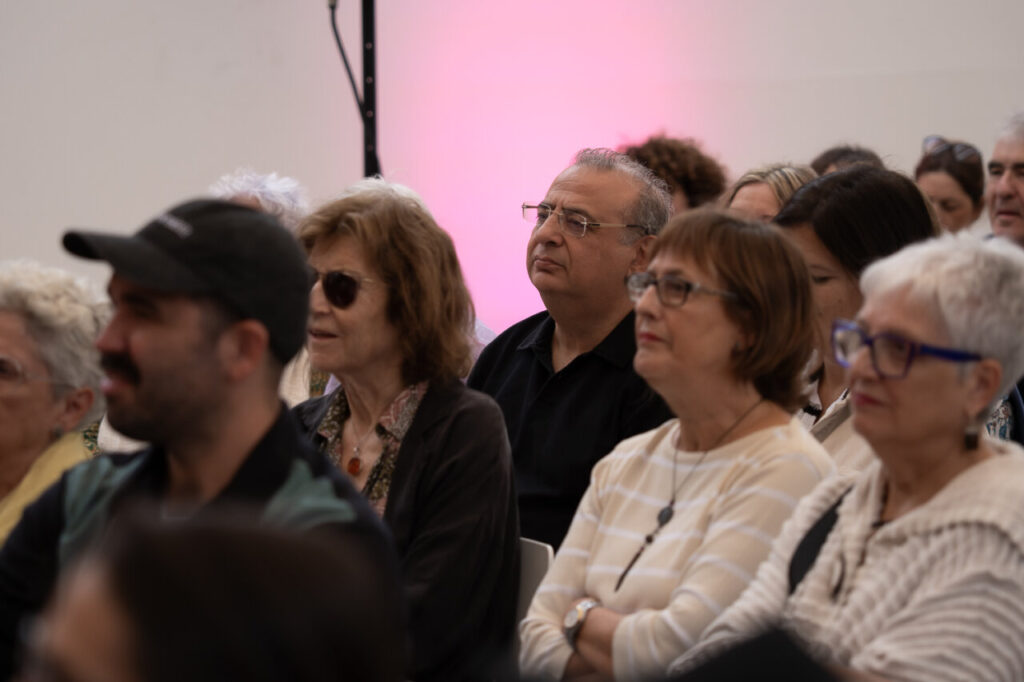Asistentes prestando atención en el festival literario FLEM en Magaluf