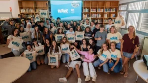 Grupo de jóvenes participando en actividades de la Fundación Iberostar