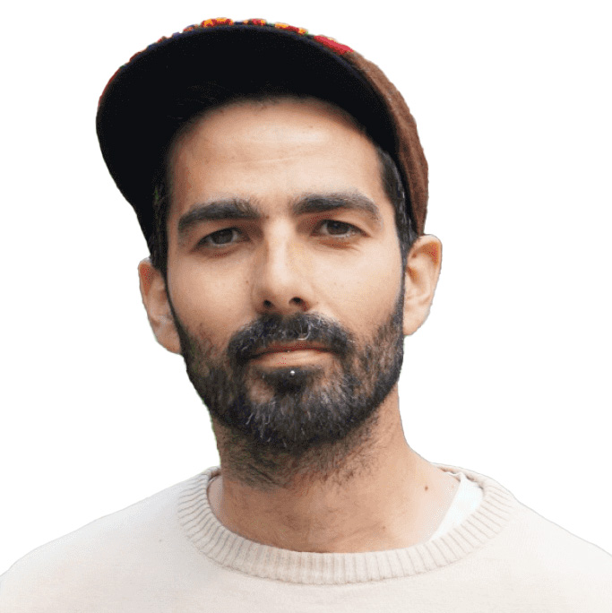 Retrato de Gian Franco Mercado con gorra y suéter claro