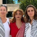 Lucía Muñoz y Alejandra Martínez en protesta por su detención en Israel