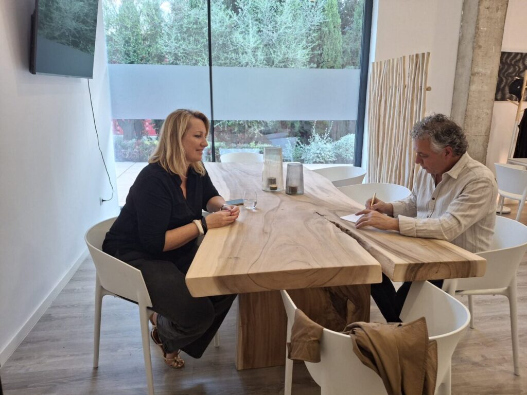 Lucie Balaguer durante una entrevista en su galer&iacute;a en Palma.