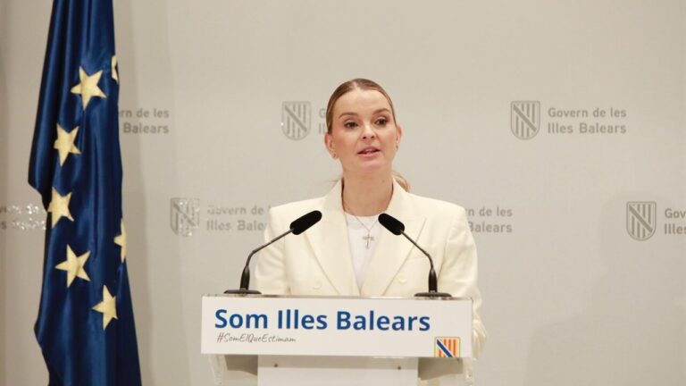 Marga Prohens en una rueda de prensa del Govern de les Illes Balears