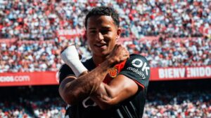 Mateo Joseph celebrando un gol con el RCD Mallorca en Sevilla