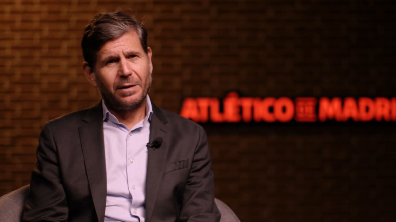 Mateu Alemany durante su primera entrevista como director de f&uacute;tbol del Atl&eacute;tico de Madrid
