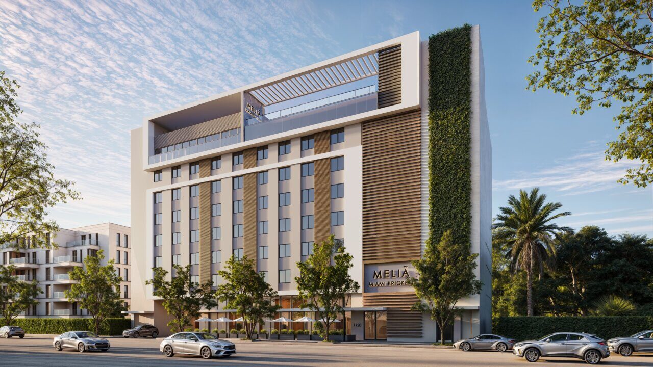 Vista exterior del hotel Meliá Miami Brickell con vegetación