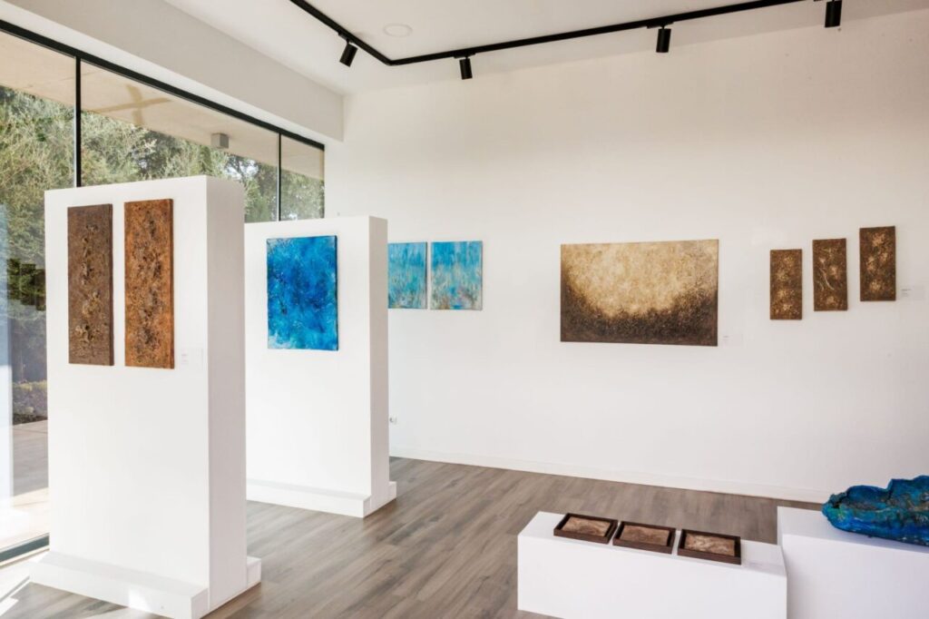 Exposici&oacute;n de arte contempor&aacute;neo con obras de Lucie Balaguer