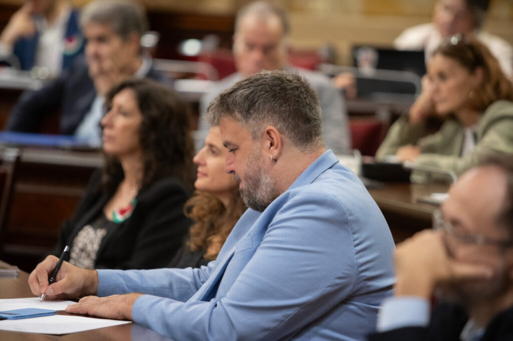 Marga Prohens en el Parlament durante un debate pol&iacute;tico