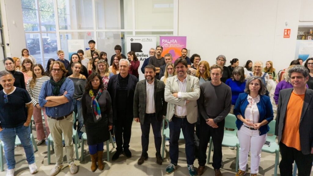Grupo de personas en la presentación del proyecto Palma 2031 en ADEMA Bellas Artes
