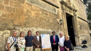 Grupo de personas en la presentación de la nueva ruta del camino de Santiago en Mallorca.