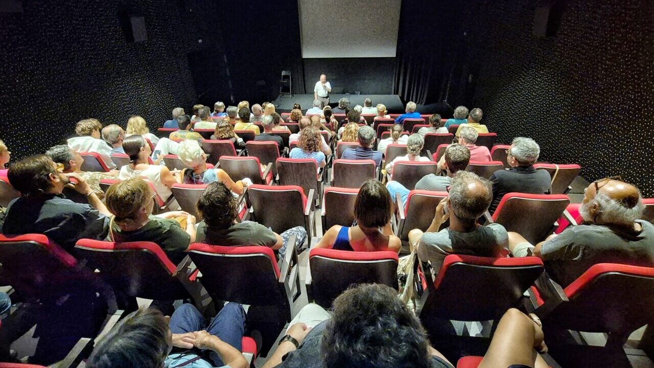 Asistentes en el Club de Cinema d&rsquo;Inca durante una proyecci&oacute;n