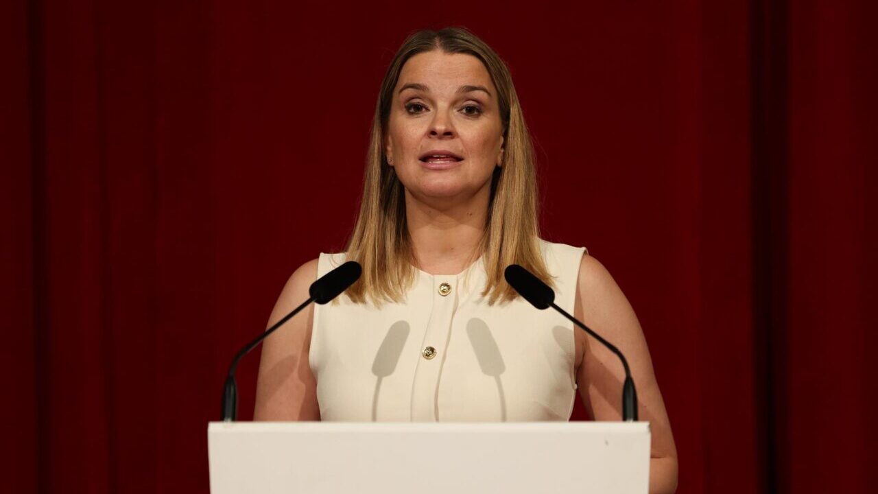 Marga Prohens hablando sobre la repatriaci&oacute;n de menores argelinos