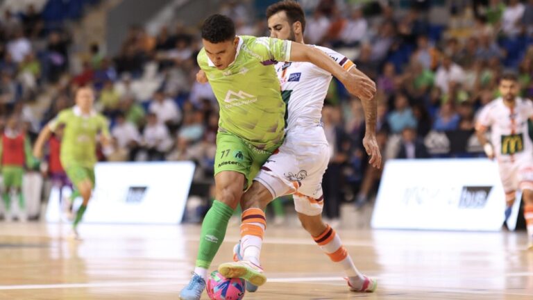 Jugadores del Illes Balears Palma Futsal en acción durante un partido