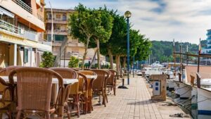Un guardia civil fuera de servicio caza en plena acción a dos conocidos carteristas en Porto Cristo