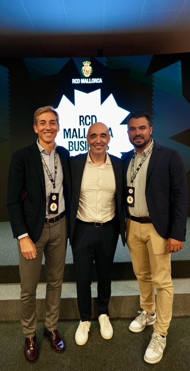 Cipri Quintas con empresarios en el RCD Mallorca Business Club