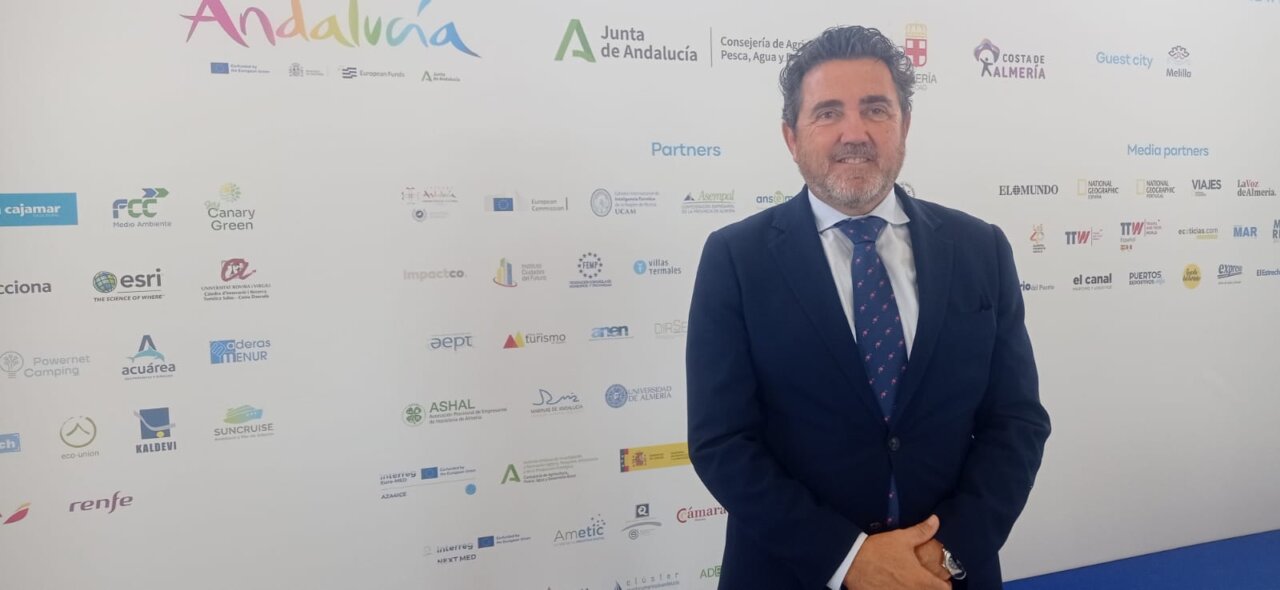 Alcalde de Calvià en el congreso de turismo azul en Almería