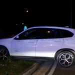 Un conductor borracho se empotra contra una rotonda y pega a varios policías en Palma