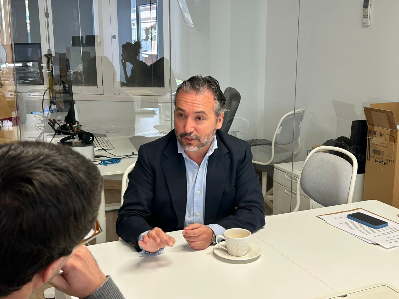 Fernando Rubio en la redacción de mallorcadiario.com. | Autor: Rafa Gil.