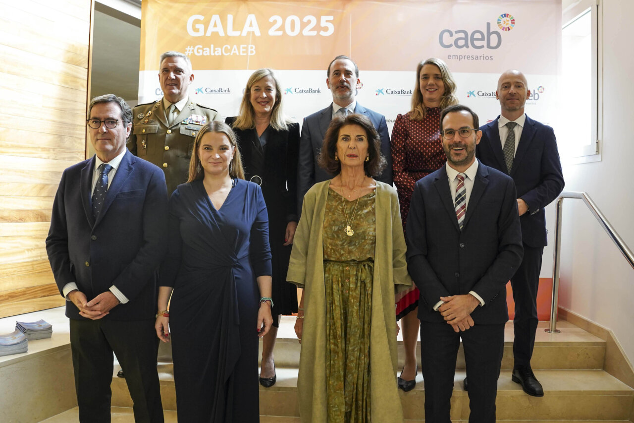 Grupo de personas en la Gala del Empresario 2025 en Menorca