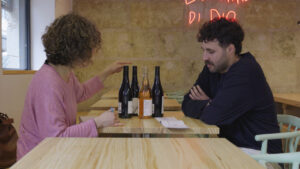 ReWINE traslada al turismo balear el modelo pionero de reutilización de botellas de vino.