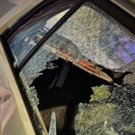 Ventana de coche rota tras un robo en Palma.