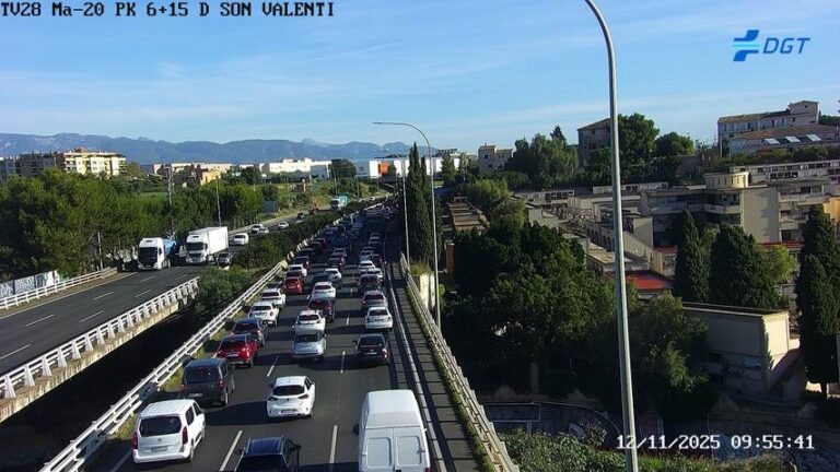 Un accidente múltiple provoca un atasco en la Vía de Cintura