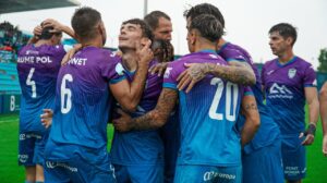 Jugadores del Atlético Baleares celebrando un gol en el Estadi Balear