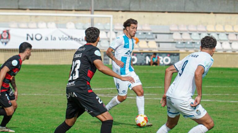 Jugadores del Atlético Baleares en un partido contra el Reus