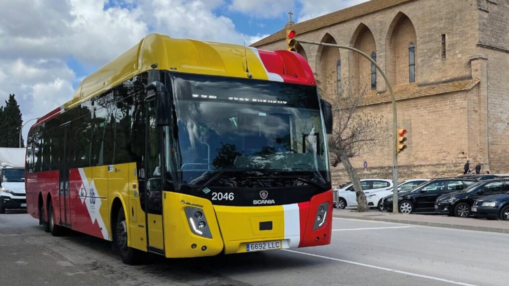 Autobús del TIB en Mallorca en un accidente de tráfico