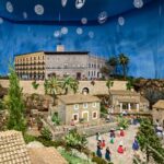 Belén de Cort con figuras y edificios emblemáticos de Palma