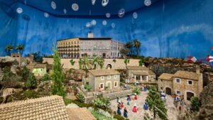 Belén de Cort con figuras y edificios emblemáticos de Palma