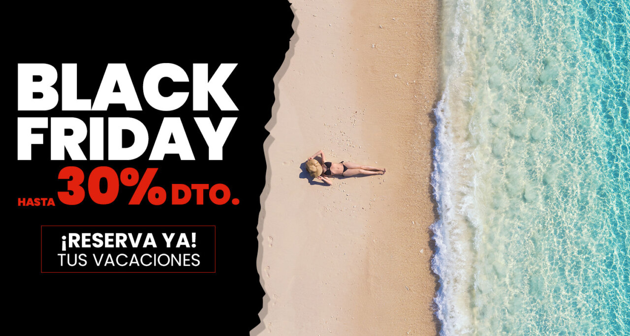 Mujer tomando el sol en la playa durante Black Friday