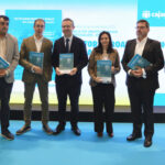 El libro analiza el empleo en agricultura e industria alimentaria, abordando la mano de obra, cualificaciones y cambios estructurales.