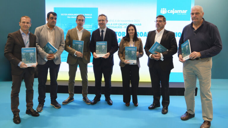 El libro analiza el empleo en agricultura e industria alimentaria, abordando la mano de obra, cualificaciones y cambios estructurales.