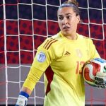 Cata Coll en acción durante un partido de fútbol en Alemania