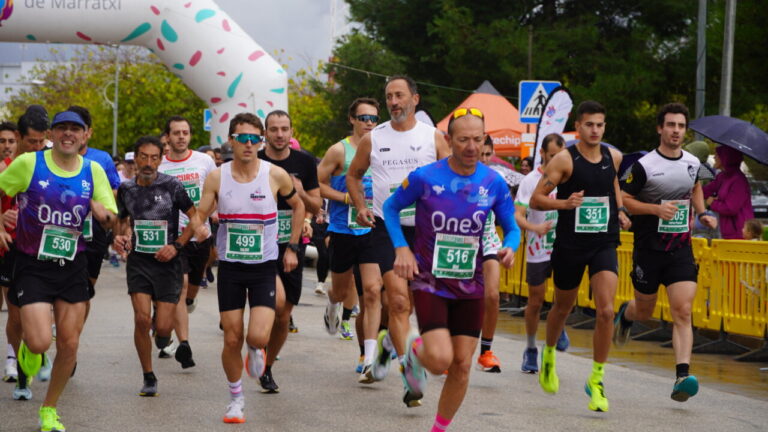 Corredores participando en la Cursa del Siurell en Marratxí