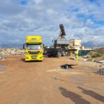 Operativo policial en Son Banya con camiones y agentes