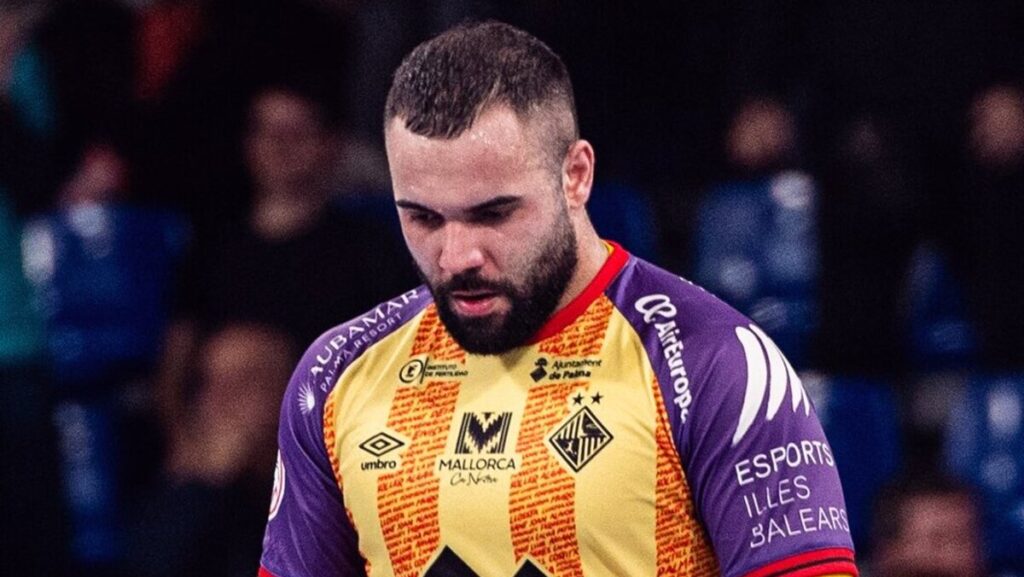 Jugador del Illes Balears Palma Futsal con expresión de desánimo
