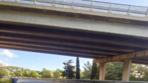 Vista del puente afectado por desprendimientos en Portals Nou