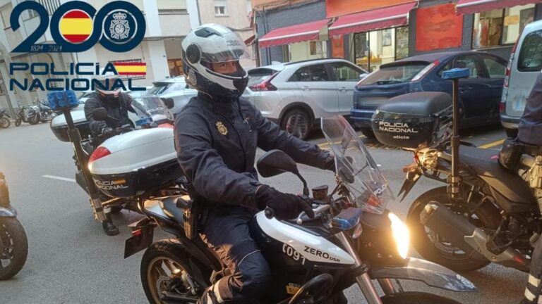 Policía Nacional persiguiendo a menores en motos robadas en Palma.